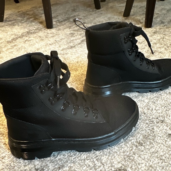 Dr. Martens Combs Platform Boot Women's Sz 9 Black - Picture 7 of 7